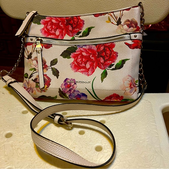 Dana Buchman Handbags - Dana Buchman adjustable crossbody